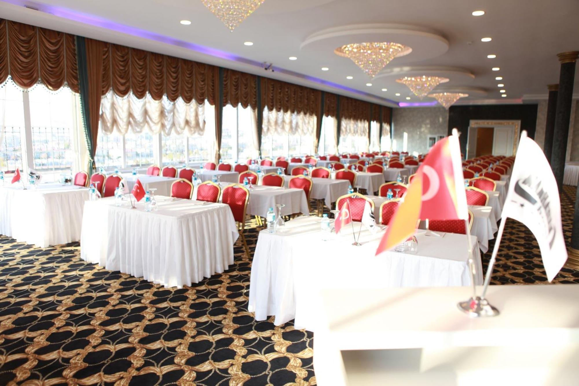 Manhattan Hotel Ankara Buitenkant foto