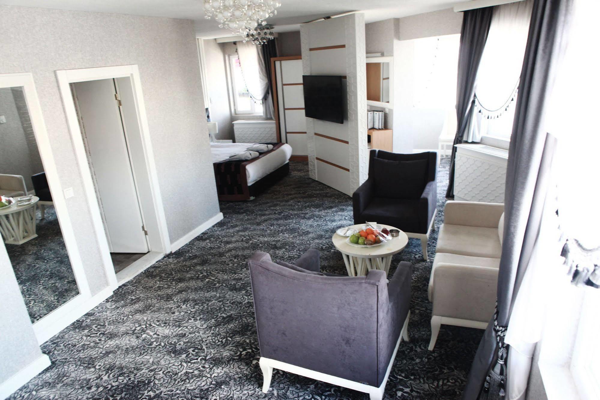 Manhattan Hotel Ankara Buitenkant foto
