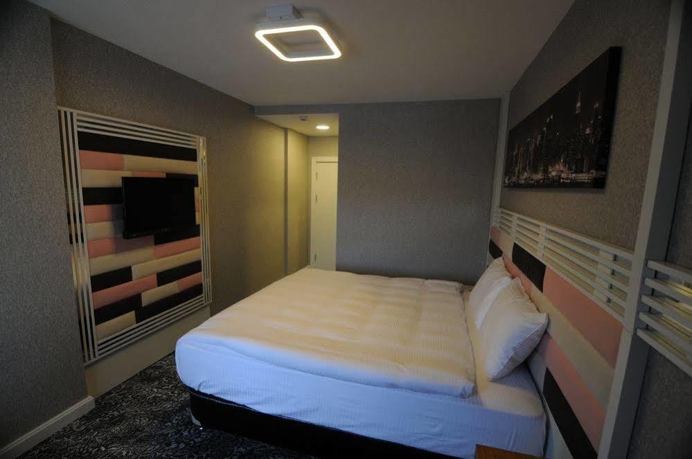 Manhattan Hotel Ankara Buitenkant foto