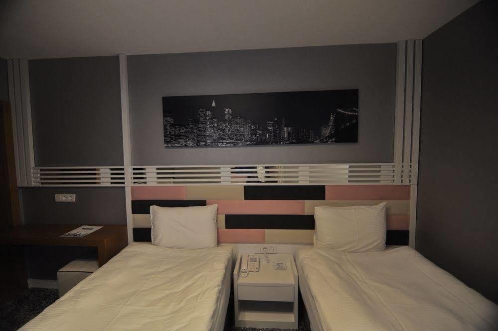 Manhattan Hotel Ankara Buitenkant foto