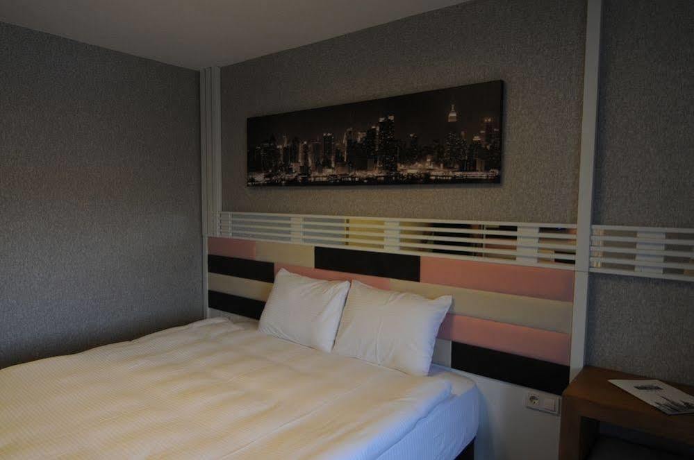 Manhattan Hotel Ankara Buitenkant foto
