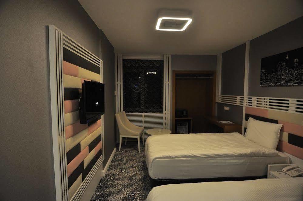 Manhattan Hotel Ankara Buitenkant foto
